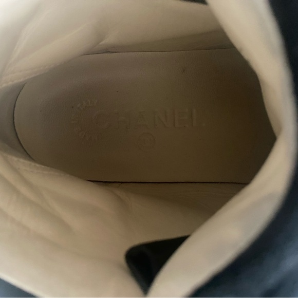 Chanel 2014 Interlocking CC Logo Sneakers - Picture 7 of 7